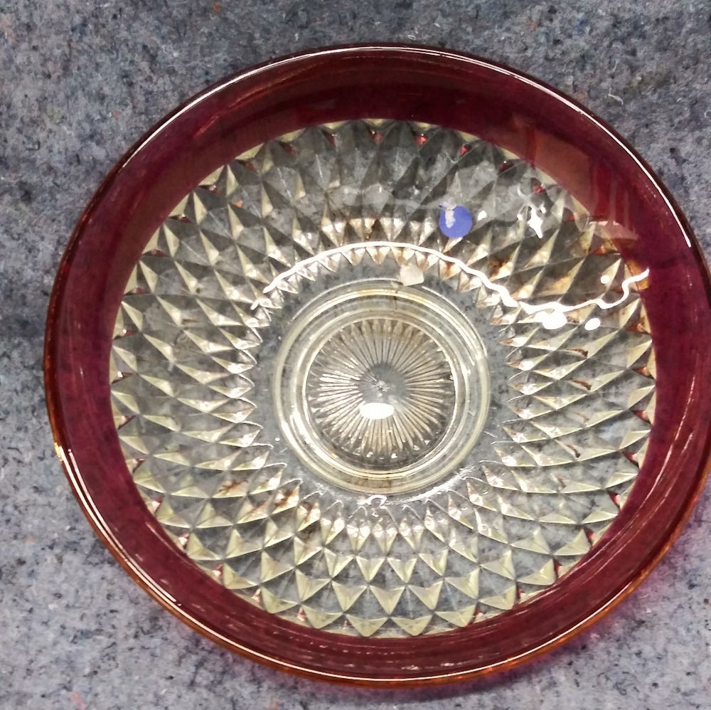 INDIANA DIAMOND POINT PRESSED GLASS BOWL LARGE CENTERPIECE 13.5"